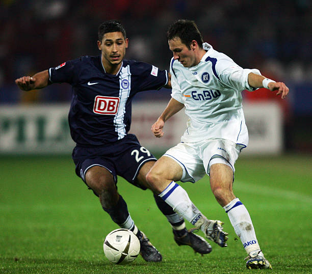 周却集体萎 周却集体萎